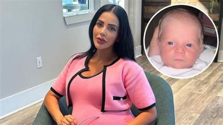 24 Year Old Jasmine Sklavanitis Wikipedia And Family