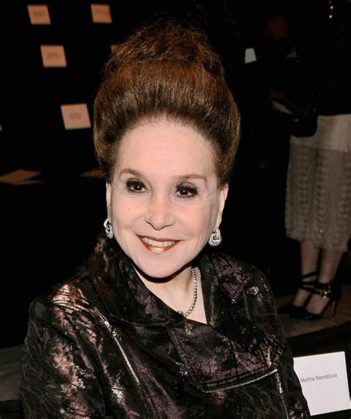 Cindy Adams