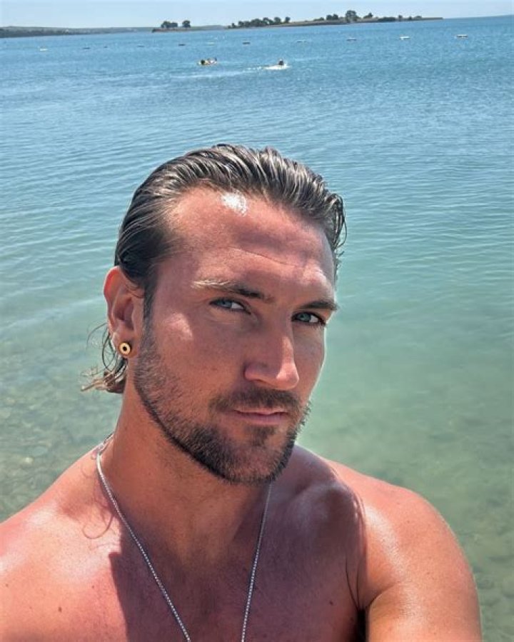 Daniel Euan Henderson