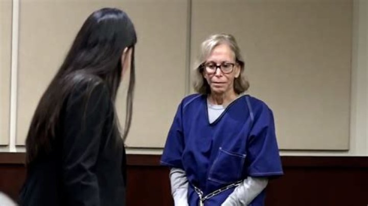 Donna Adelson Brother And Sister | Family Details