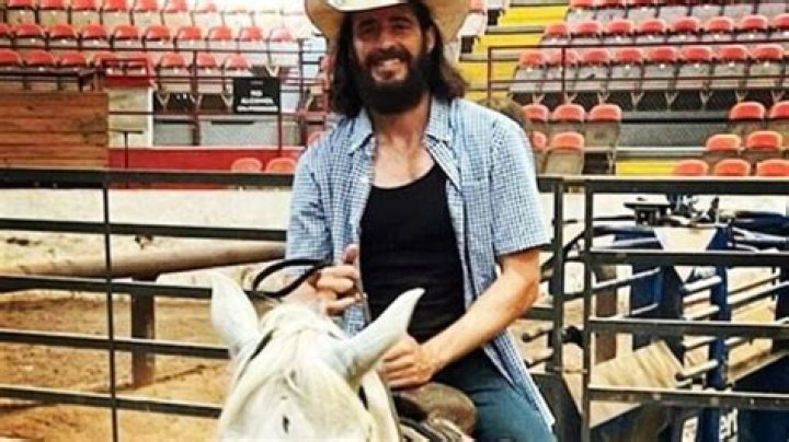 Has Jonathan Roumie Not Been Able To Connect With The Right Partner