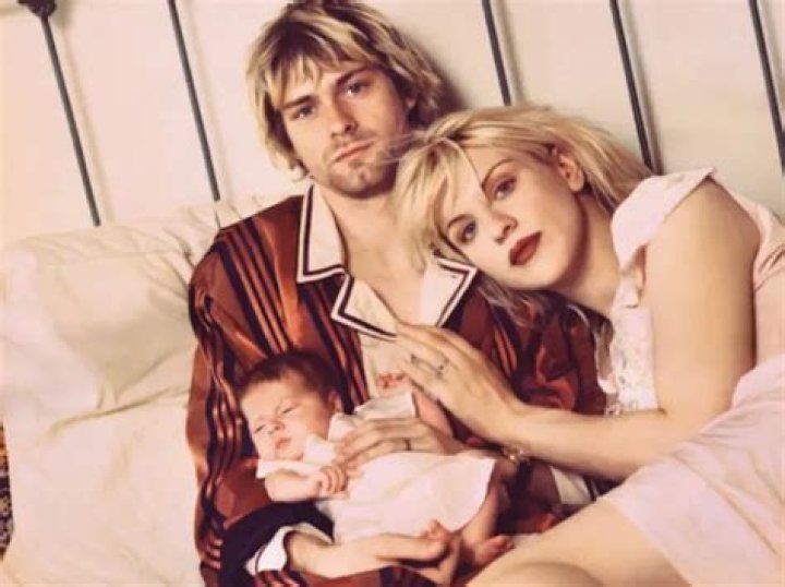 Kurt Cobain | Bio, Age, Net Worth, Relationship, Career