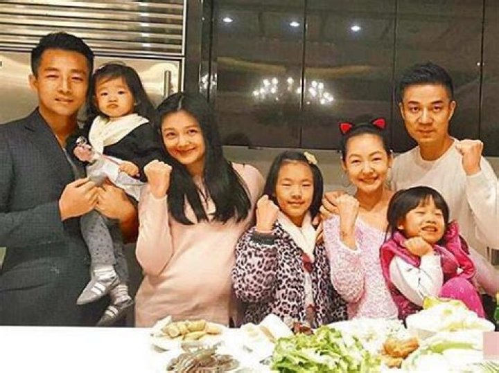 Meet Ken Lim Chih Chiang Wife Judy Hsu | Kids And Family