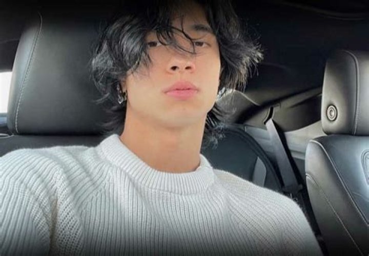 Oliver Moy | Girlfriend And Sibilings